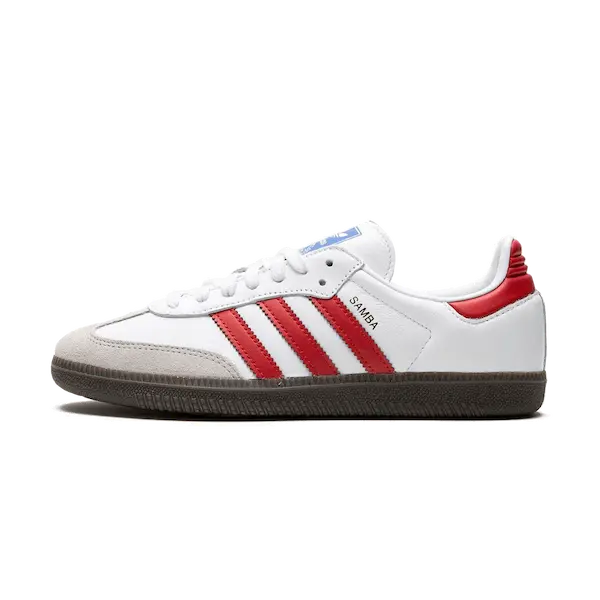 Een witte Adidas Samba wit/rode Better Scarlet sneaker met Better Scarlet strepen en een grijze suède neus, afgebeeld op een witte achtergrond.
